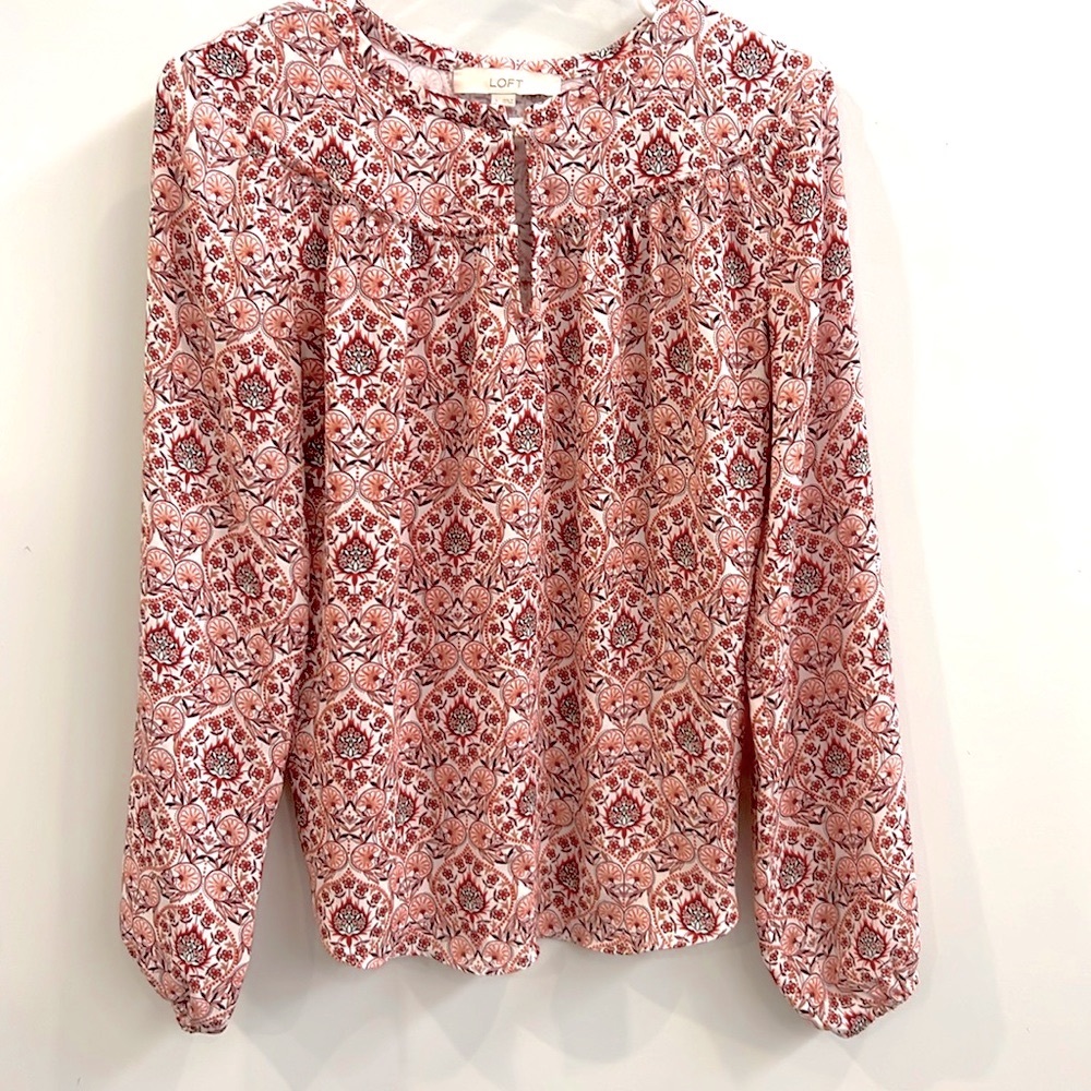 Loft Long Sleeved Key-hole blouse Size Small
